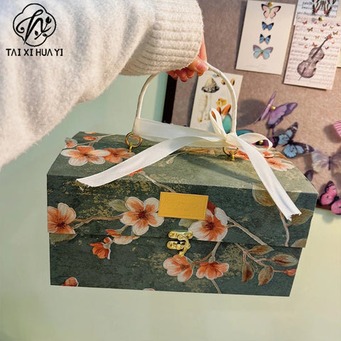 Oil painting bronzing Chinese relief advanced light luxury happy candy box with hand gift custom portable gift box red fabric source manufacturer