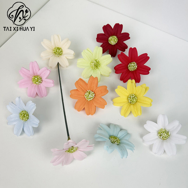 Valentine's Day bouquet gift box packaging materials wholesale, chamomile soap flower head materials wholesale factory direct sales