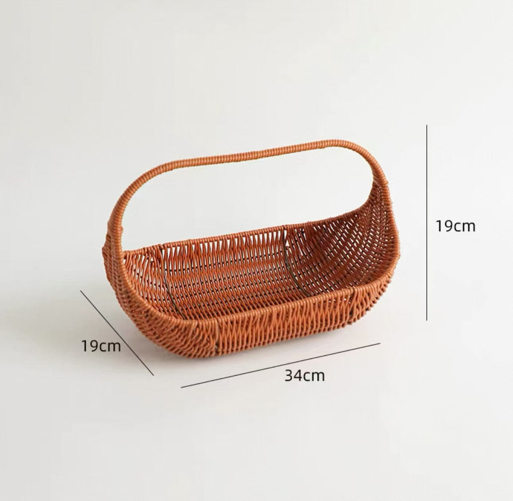 Plastic Wicker Picnic Basket with Handle for Home Outdoor Use Hand-Woven Straw Flower Basket for Gifts