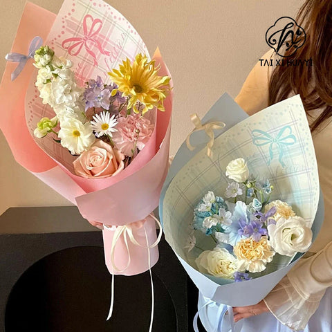 Eco-friendly Moisture Proof Floral Grid Wrapping Paper Double-Sided Offset Printing Compatible Soft Aesthetic