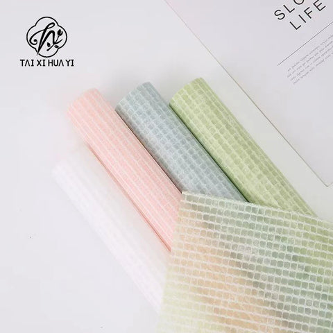 Valentine's Day 57*57cm Non-Woven Waterproof Paper New Grid Flower Bouquet Solid Color Wrapping Paper with Virgin Pulp Style