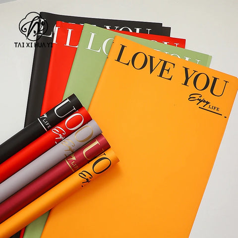 57*57cm Hug Pattern Flower Printed Waterproof Synthetic Paper Recyclable Custom Logo Decorative Gift Wrapping Materials