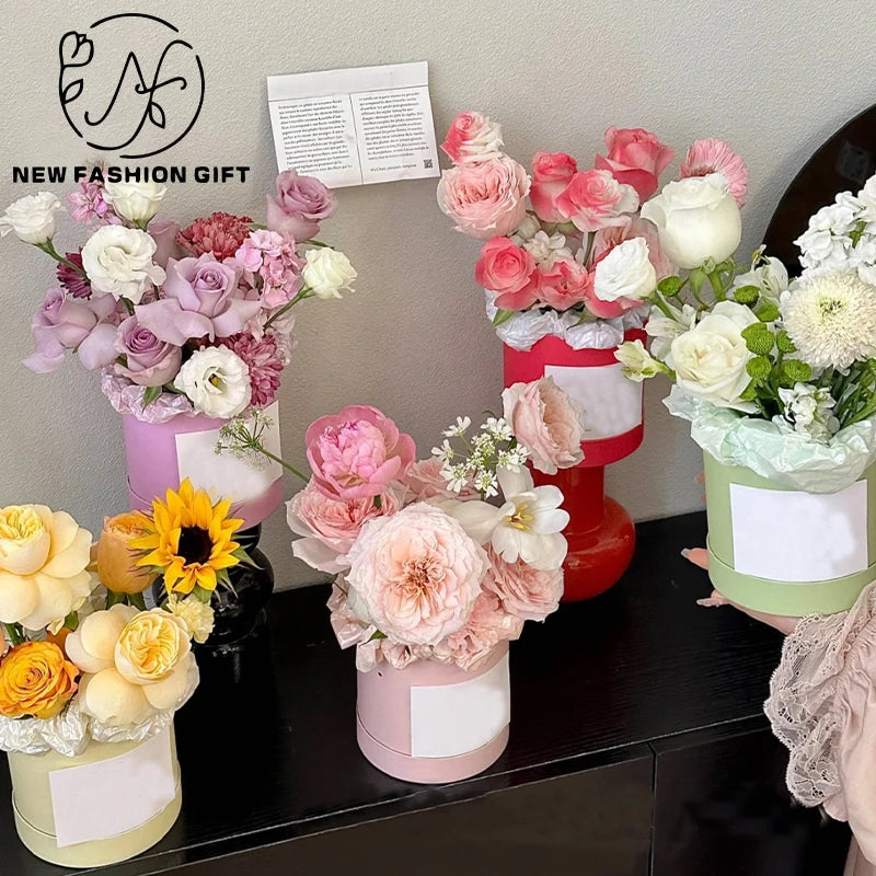 Portable and Waterproof Biodegradable Kraft Paper Flower Box Handheld Round Cylinder Packaging for Fashionable Gifts Main image