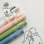 57*57cm Hug Pattern Flower Printed Waterproof Synthetic Paper Recyclable Custom Logo Decorative Gift Wrapping Materials