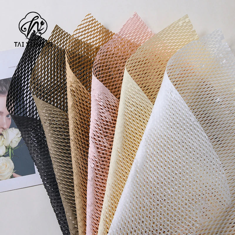 Single-Sided Coated Honeycomb Paper Packaging for Fresh Flower Bouquets Elegant Mesh Lining รูปสินค้ารอง