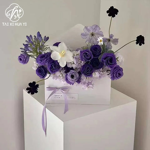 Wholesale Creative Biodegradable Eco-Friendly Flower-Arranged Envelope Box for Valentine's Day/Wedding/Birthday Party 350g Thick