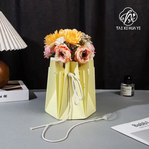 Hand-made Hexagonal Hug Flower Bag Rose Bouquet Recycled Kraft Paper Waterproof Luxury Square Shape Cotton Rope Offset Printing