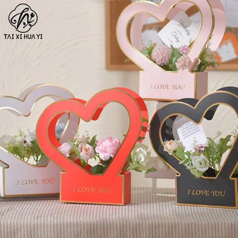 Luxury Gold Stamping Heart-Shaped Gift Boxes with Handle Offset Printing for Bouquets and Gifts