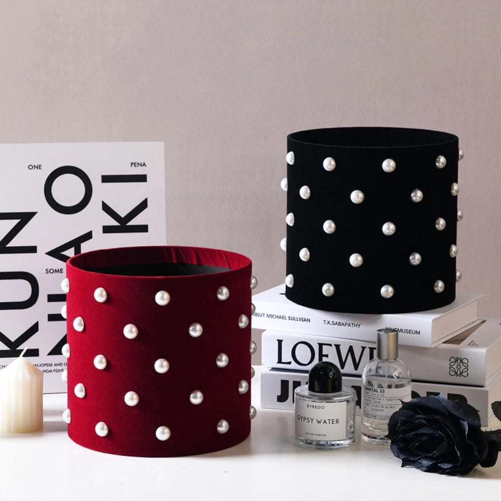 Portable Reusable Pearl & Swan Hugging Bucket High Texture Velvet Fabric Dot Flower Design Waterproof Gift Arrangement Bucket Main image