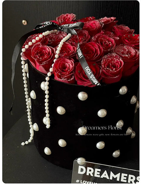 Portable Reusable Pearl & Swan Hugging Bucket High Texture Velvet Fabric Dot Flower Design Waterproof Gift Arrangement Bucket