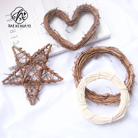 Wholesale Small and Large Floral Rattan Lantern Wire Christmas Circle Hanging for Festive Shop Window Door for Home Gift Use