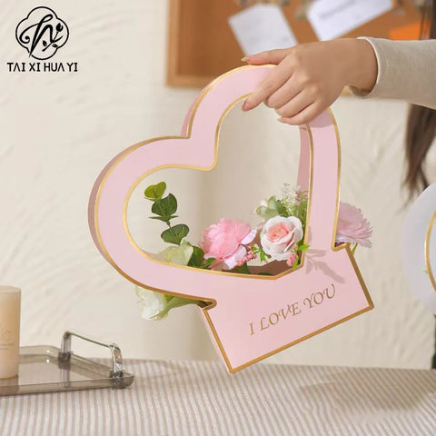Luxury Gold Stamping Heart-Shaped Gift Boxes with Handle Offset Printing for Bouquets and Gifts