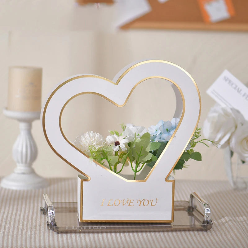 Luxury Gold Stamping Heart-Shaped Gift Boxes with Handle Offset Printing for Bouquets and Gifts