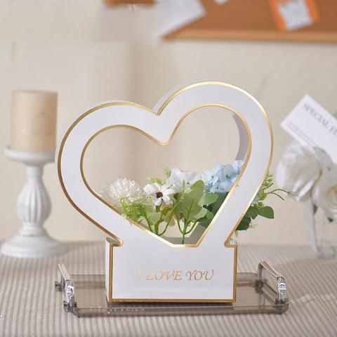Luxury Gold Stamping Heart-Shaped Gift Boxes with Handle Offset Printing for Bouquets and Gifts