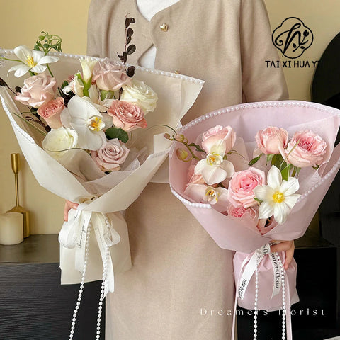 Luxurious Velvet Pearl Accent Paper for Gift Packing for Special Occasions Mother's Day Weddings Elegant Rose Bouquet Wrapping