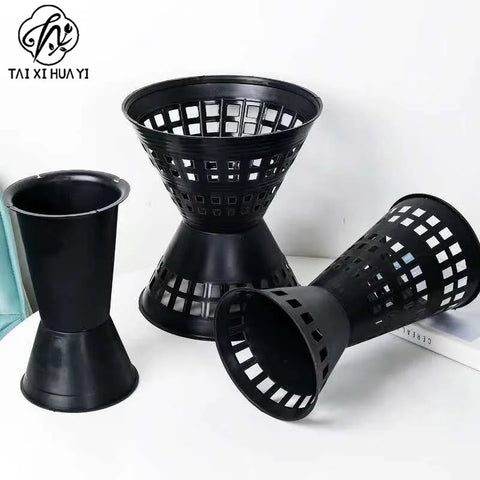 Christmas Design Plastic Container Flower Holder with Drainage Hole for Garden Use-Durable Modern Minimalist