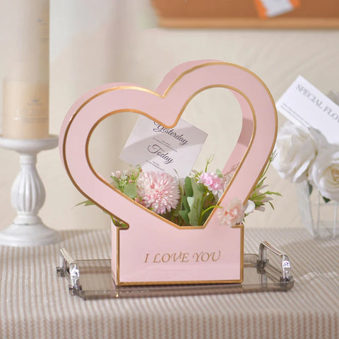 Luxury Gold Stamping Heart-Shaped Gift Boxes with Handle Offset Printing for Bouquets and Gifts