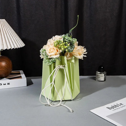 Hand-made Hexagonal Hug Flower Bag Rose Bouquet Recycled Kraft Paper Waterproof Luxury Square Shape Cotton Rope Offset Printing