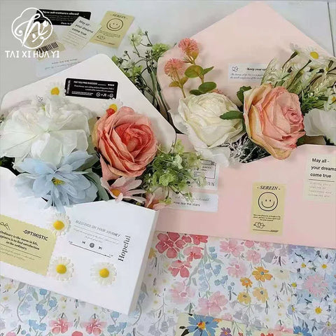Wholesale Creative Biodegradable Eco-Friendly Flower-Arranged Envelope Box for Valentine's Day/Wedding/Birthday Party 350g Thick