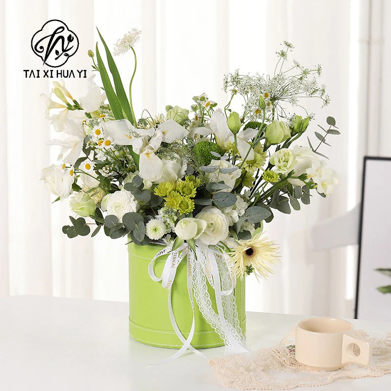 Korean Flower Arrangement Handheld Leather Round Gift Box Qixi Rose Bouquet for Cosmetic Use Handmade Round Hand Holding Bucket