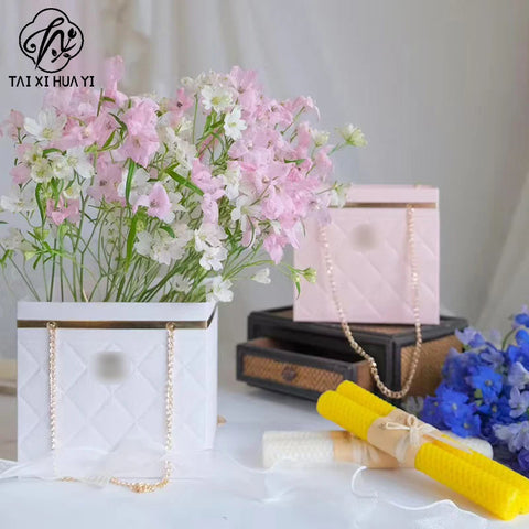 Elegant Portable Chain Handle Floral Rigid Gift Box Creative Valentine's Day Foldable Packaging for Special Occasions