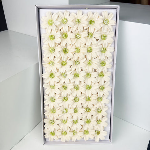 Valentine's Day bouquet gift box packaging materials wholesale, chamomile soap flower head materials wholesale factory direct sales