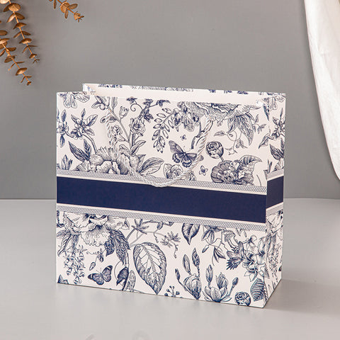 Gift bag, high-end retro color, tote bag, fashionable cross-border paper bag, gift bag, packaging bag can be printed with logo.