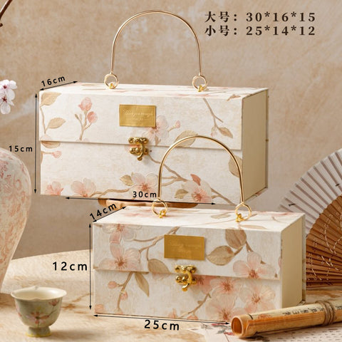 Oil painting bronzing Chinese relief advanced light luxury happy candy box with hand gift custom portable gift box red fabric source manufacturer