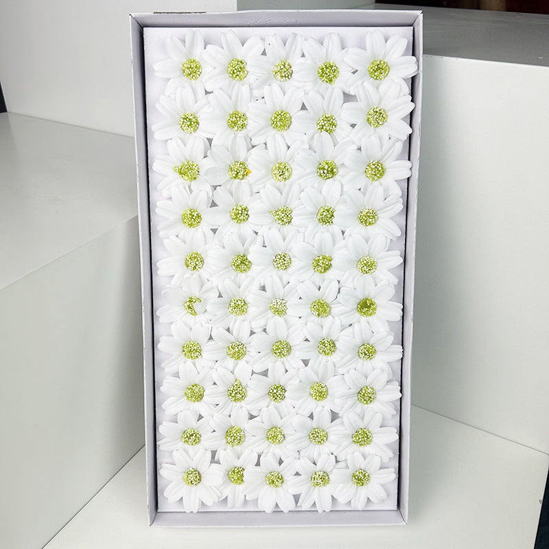 Valentine's Day bouquet gift box packaging materials wholesale, chamomile soap flower head materials wholesale factory direct sales