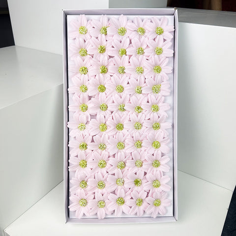Valentine's Day bouquet gift box packaging materials wholesale, chamomile soap flower head materials wholesale factory direct sales