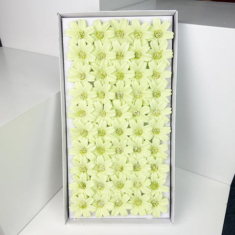 Valentine's Day bouquet gift box packaging materials wholesale, chamomile soap flower head materials wholesale factory direct sales