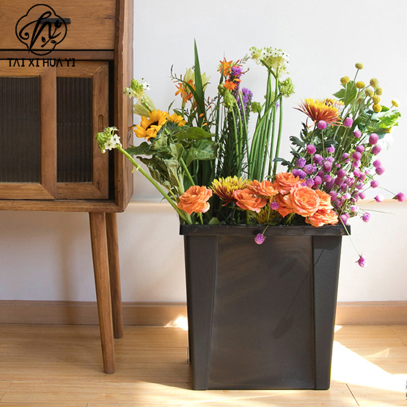 French bucket, plastic drop-resistant flower bucket, large waking flower bucket, liftable black bucket, flower shop ornament wholesale.