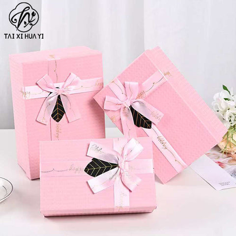 Customized Portable Pink Square Paper Gift Box with UV Coating Bow Mug Set Pen Wine Lid
